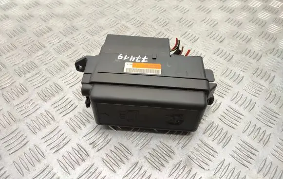 Mini Cooper Countryman R60 Fuse module 9240945 924094503 9240946