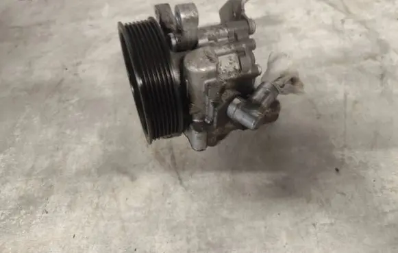Mercedes-Benz Sprinter W906 Power steering pump 0391332151