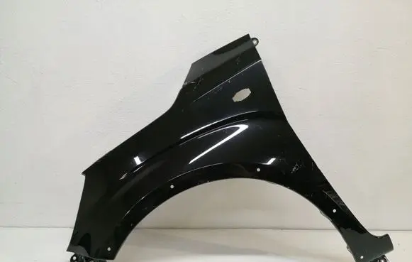 Suzuki Ignis Fender