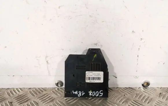 Peugeot 5008 Battery relay fuse P8PPL701916