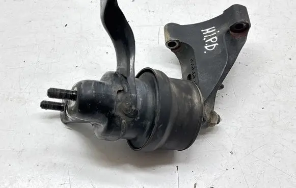 Toyota Highlander XU50 Engine mounting bracket 123150P020