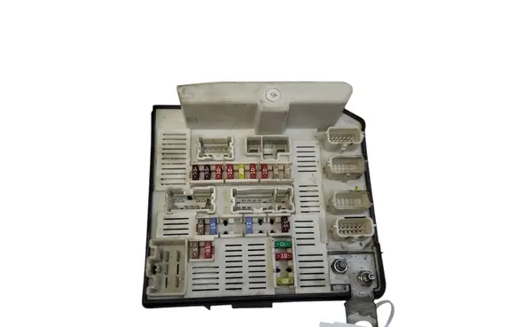 Renault Scenic II - Grand scenic II Fuse module 8200481863