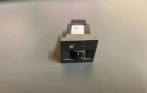 Opel Vectra C Seat heating switch 13138252 32429811