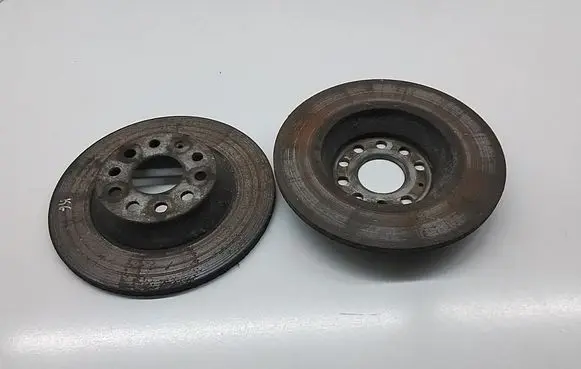 Volkswagen Tiguan Rear brake disc 3Q0615601A