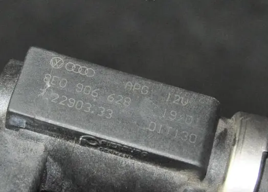 Audi A4 S4 B6 8E 8H Turbo solenoid valve 8E0906628