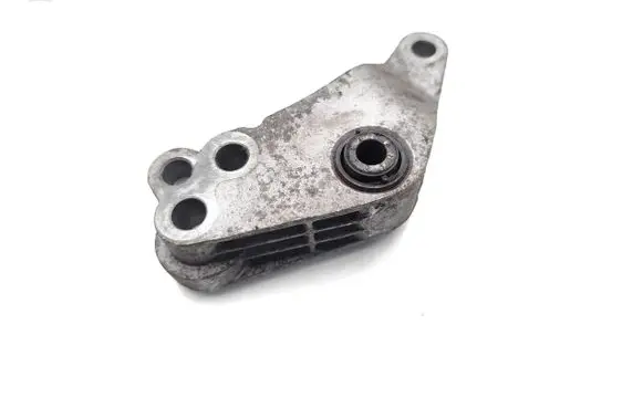 Opel Mokka B Engine mounting bracket 9826468580