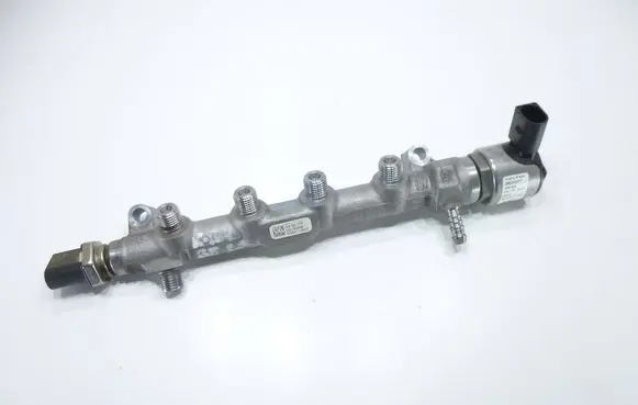 Volkswagen PASSAT B8 Fuel main line pipe 05L130089H 04L130764B 05L903054A