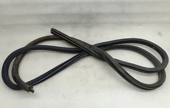 Volkswagen Transporter - Caravelle T5 Front door rubber seal 