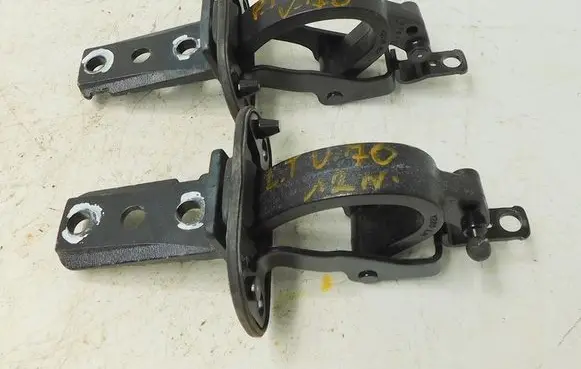 Volvo V70 Tailgate/trunk/boot hinge 192360