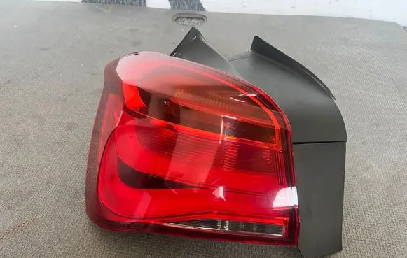 BMW 1 F20 F21 Rear/tail lights 7359017 F03601000 82300552