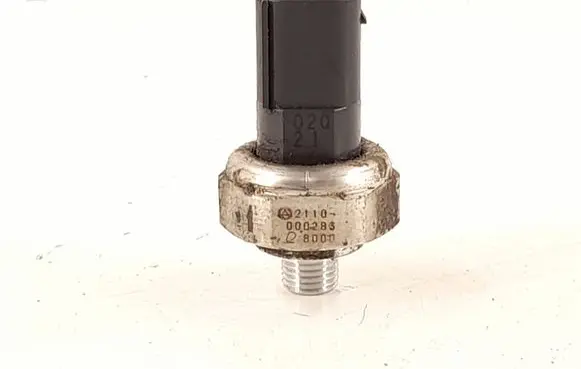 Mercedes-Benz C W204 Air conditioning (A/C) pressure sensor 0045429018 2205420118