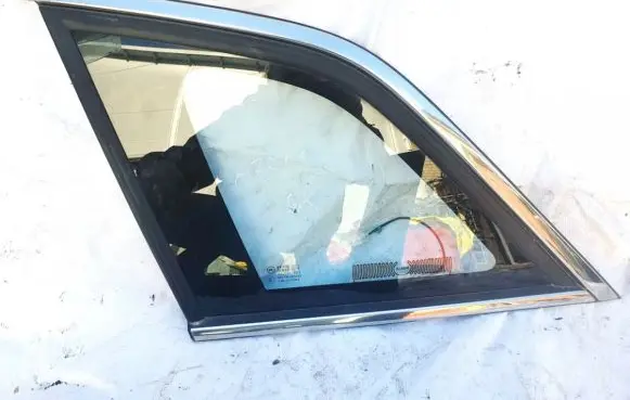 Opel Antara Rear side window