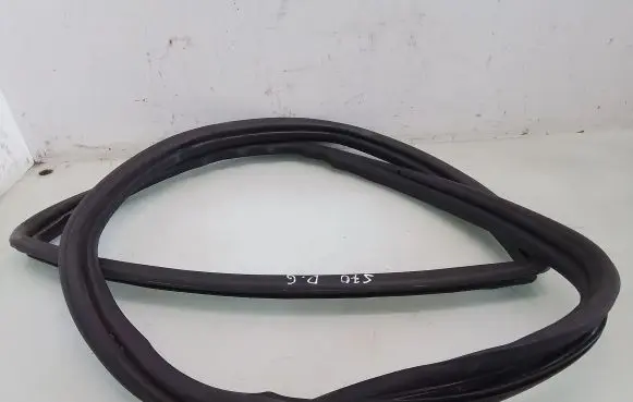 Volvo S70 V70 V70 XC Rear door rubber seal (on body) 
