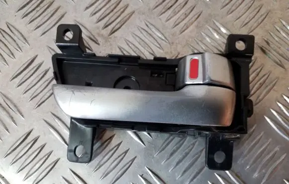 KIA Sorento Front door interior handle 826232P000