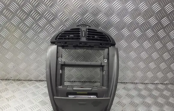 Citroen C5 Radio/GPS head unit trim 9650443077
