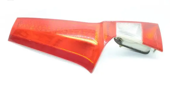 Volvo V70 Tailgate rear/tail lights