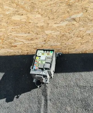 Jaguar XE Fuse module