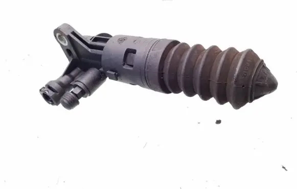 Audi A4 S4 B7 8E 8H Clutch slave cylinder 8E0721257K