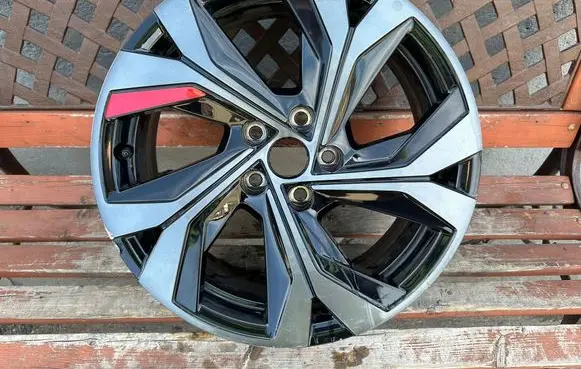 Renault Arkana R18 alloy rim 