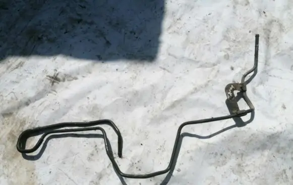 Toyota Avensis Verso Fuel line/pipe/hose 