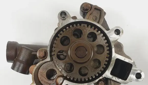Mercedes-Benz E W211 Oil pump A2711810301