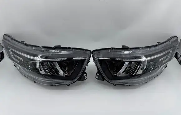 Iveco Daily 6th gen Headlight/headlamp 05802711800 05802711799