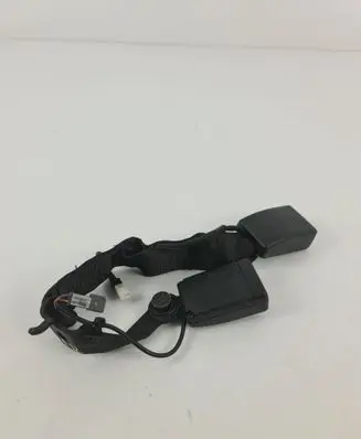 Middle seatbelt buckle (rear)