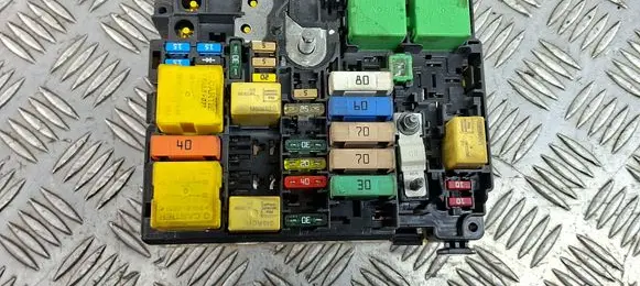Citroen C4 Cactus Fuse module 9804848480