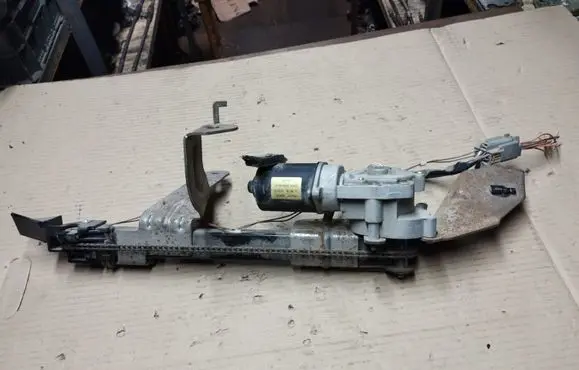Tailgate/trunk/boot lift motor