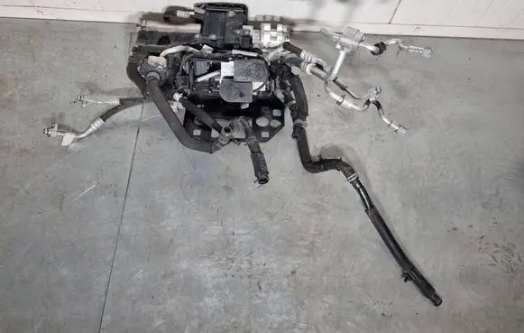 Audi e-tron Air conditioning (A/C) expansion valve 4KE816102 4KE820339E 4KE820195R