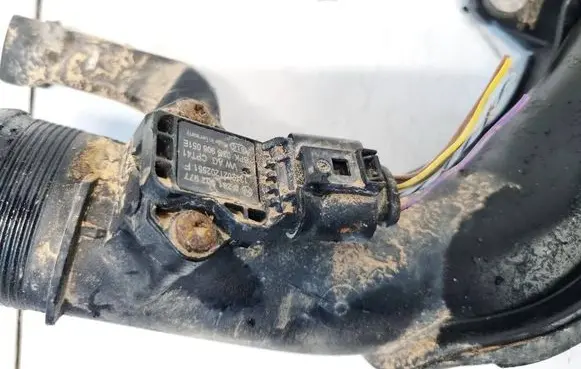 Audi Q3 8U Air pressure sensor 03G906051E 0281002977