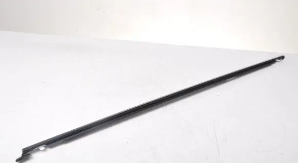 Volvo XC90 Rear door windshield rail 