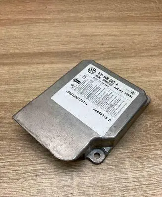 Volkswagen Golf IV Airbag control unit/module 1C0909605A 5WK43122 Used