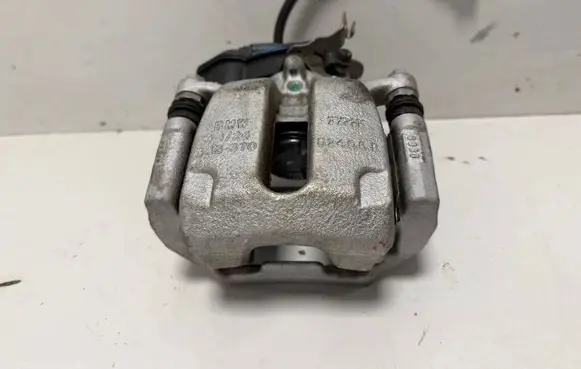 BMW X7 G07 Rear brake caliper 6891767