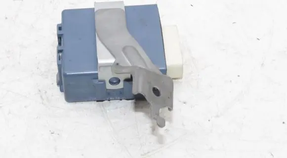 Toyota Prius+ (ZVW40) Door central lock control unit/module 8597047030