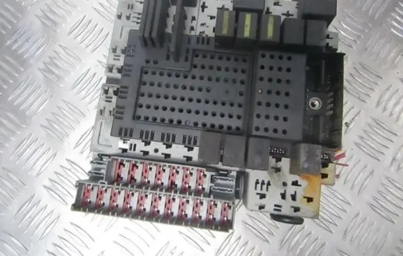 Volvo S80 Fuse box set 8688153 8645729