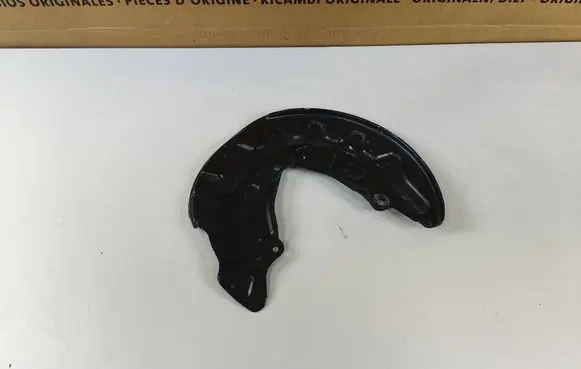 Volkswagen PASSAT B8 Front brake disc dust cover plate 5Q0615312G