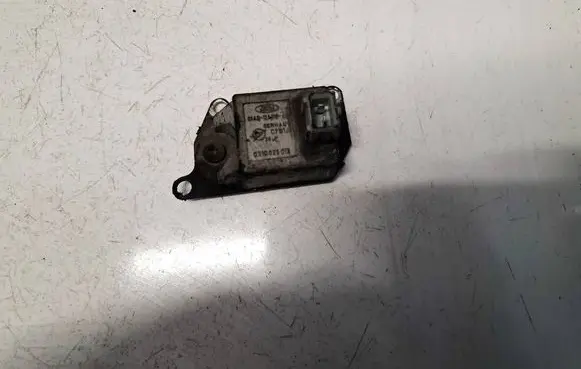 Ford Mondeo Mk III Ignition amplifier control unit 0310025012