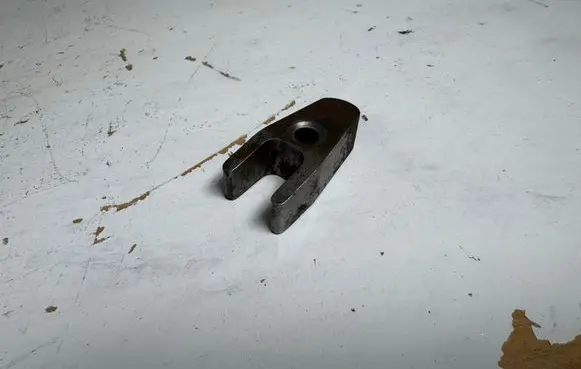Mercedes-Benz B W245 Fuel Injector clamp holder 