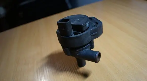 Mercedes-Benz E W212 Electric auxiliary coolant/water pump A2118350028 C423