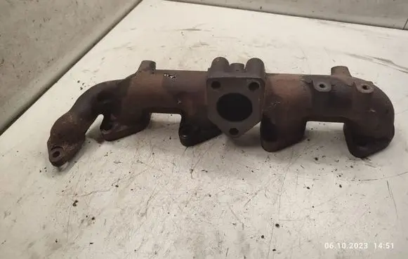 KIA Sorento Exhaust manifold