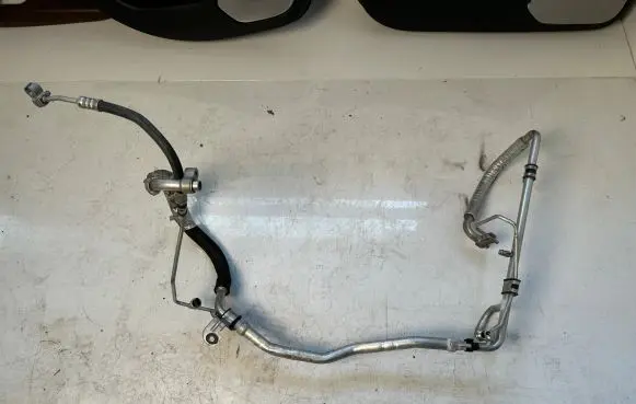 Chrysler Pacifica Air conditioning (A/C) pipe/hose 68227750AD