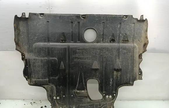 Mazda 5 Engine splash shield/under tray 