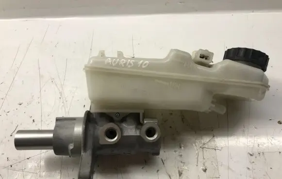 Toyota Auris 150 Master brake cylinder 0204Y24235 4720109300 4722009090