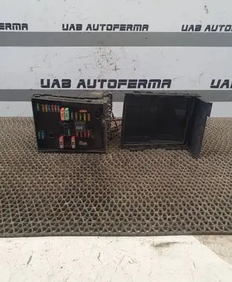Volkswagen Touran II Fuse box set 1K0937629A