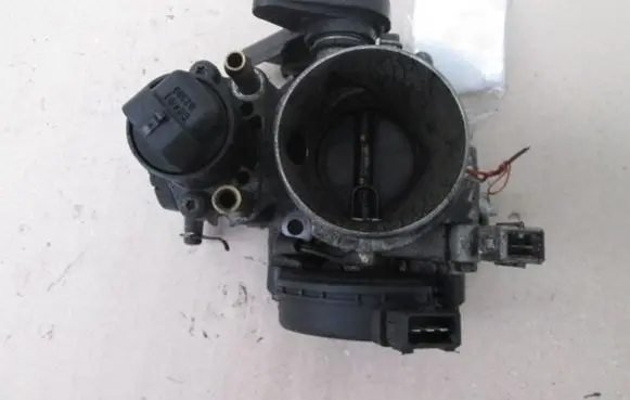 Mercedes-Benz 306 Throttle body valve 
