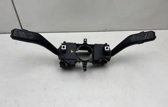 Skoda Rapid (NH) Wiper turn signal indicator stalk/switch 6RA953501L