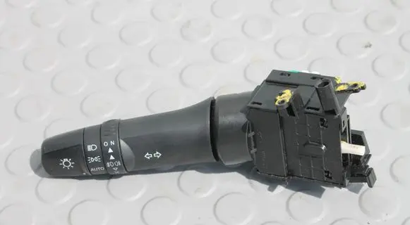 Mitsubishi L200 Indicator stalk MITSUBISHI8614A256 8614A256
