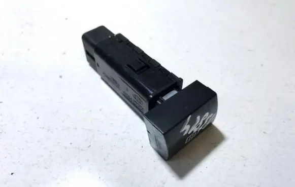 KIA Cerato Windscreen/window heater switch 202002962 621w05010