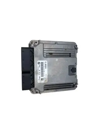 BMW 5 F10 F11 Engine control unit/module DDE8574100 8574100 0281019814